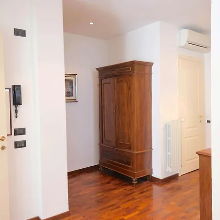 Vr - Residenza Leo Апартаменты