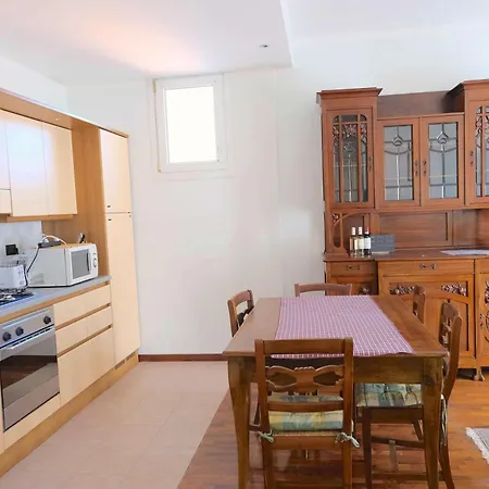 Vr - Residenza Leo Апартаменты *